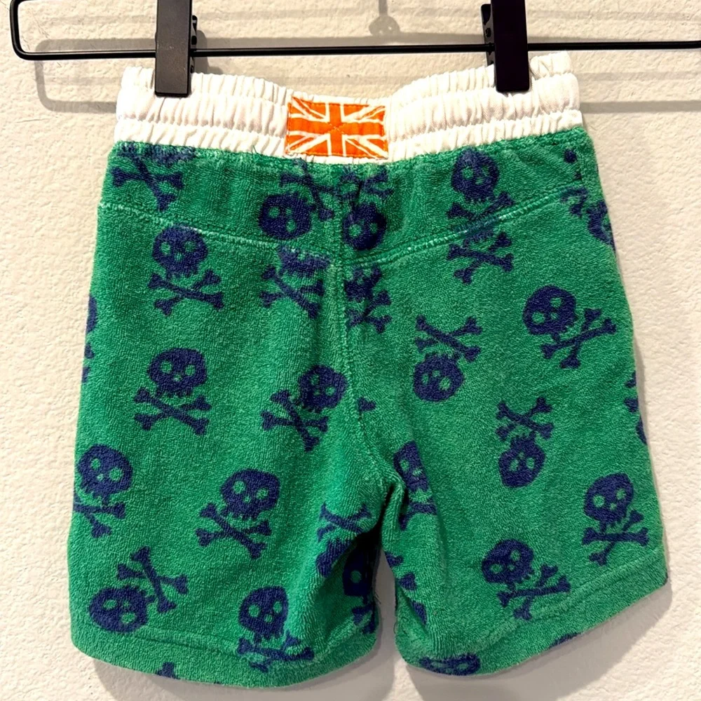 Mini Boden French Terry Green Baggies Shorts with‎ Blue Skull Pattern Size 18M
